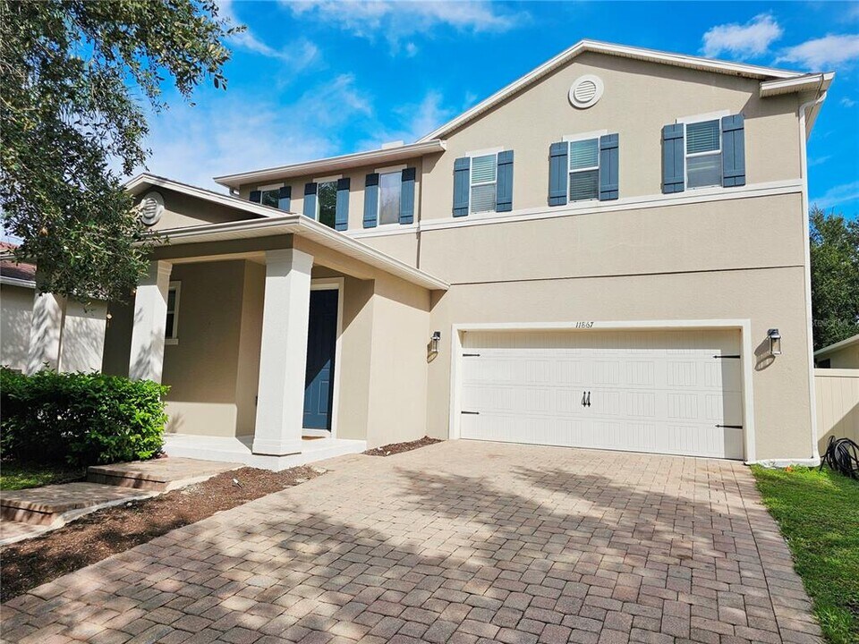 11867 Verrazano Dr in Orlando, FL - Foto de edificio