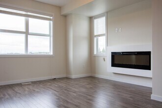 655-655 Watt Blvd SW in Edmonton, AB - Building Photo - Building Photo