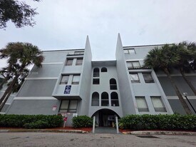 1880 N Congress Ave in West Palm Beach, FL - Building Photo