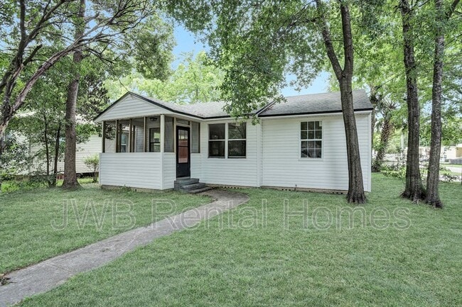 property at 3803 Gladys St