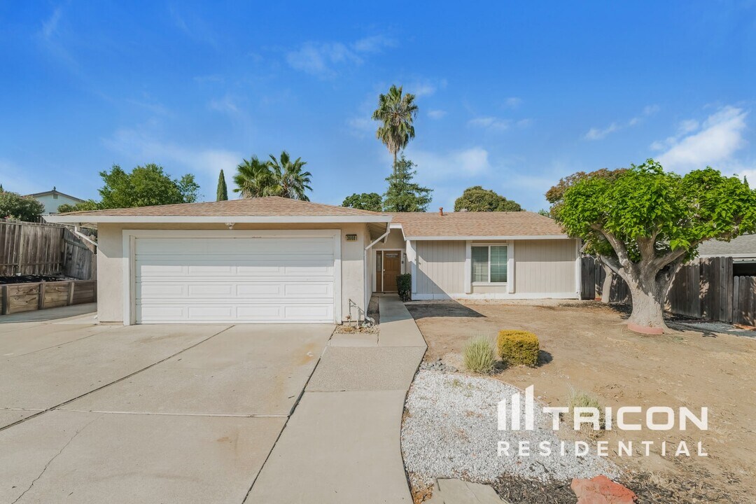 3608 Fairbanks Way in Antioch, CA - Building Photo
