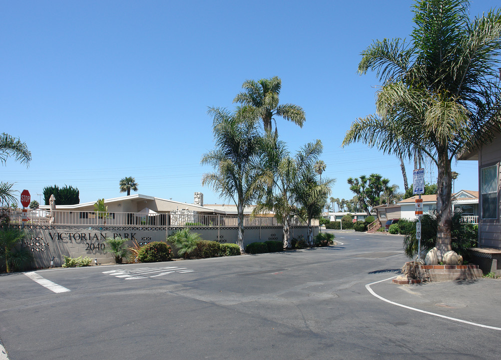 2040 Park Dr in Ventura, CA - Foto de edificio