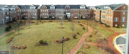 8043 Reserve Way in Vienna, VA - Building Photo - Building Photo