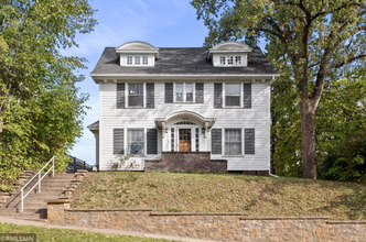 1070 Bradley St in St. Paul, MN - Foto de edificio - Building Photo