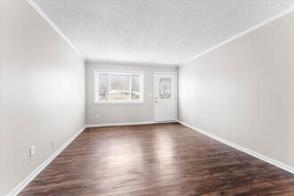 16268 Lauren St in Taylor, MI - Building Photo - Building Photo