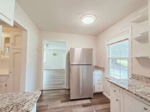 1016 Waterside Dr SE in Conyers, GA - Foto de edificio - Building Photo