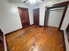 412 Taylor Ave in Charleston, IL - Building Photo - Building Photo