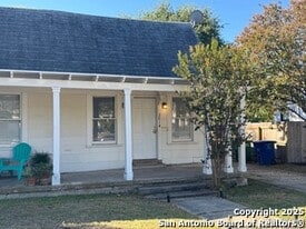 2014 W Mulberry Ave in San Antonio, TX - Building Photo