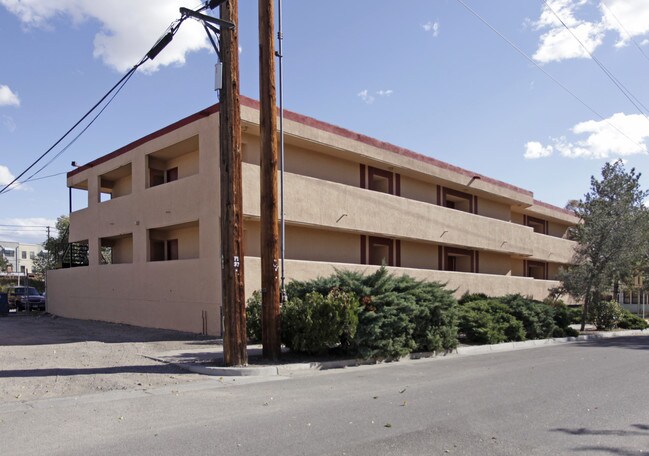 Hacienda Del Sol in Albuquerque, NM - Building Photo - Building Photo