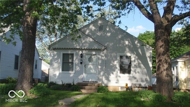 4023 Clarendon Rd in Indianapolis, IN - Building Photo - Building Photo