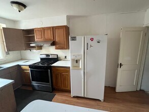 6734 Sylvester St in Philadelphia, PA - Building Photo - Building Photo