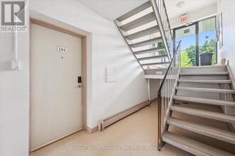 10-110 Glenbrook Dr in Guelph, ON - Building Photo - Building Photo