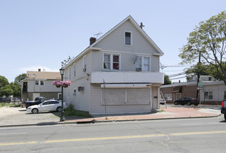 1262 New York Ave in Huntington Station, NY - Building Photo - Building Photo