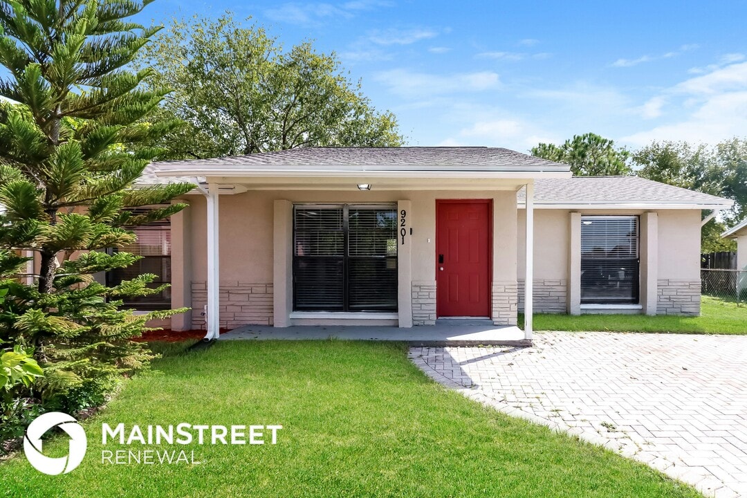 9201 Balfern Ct in Tampa, FL - Building Photo