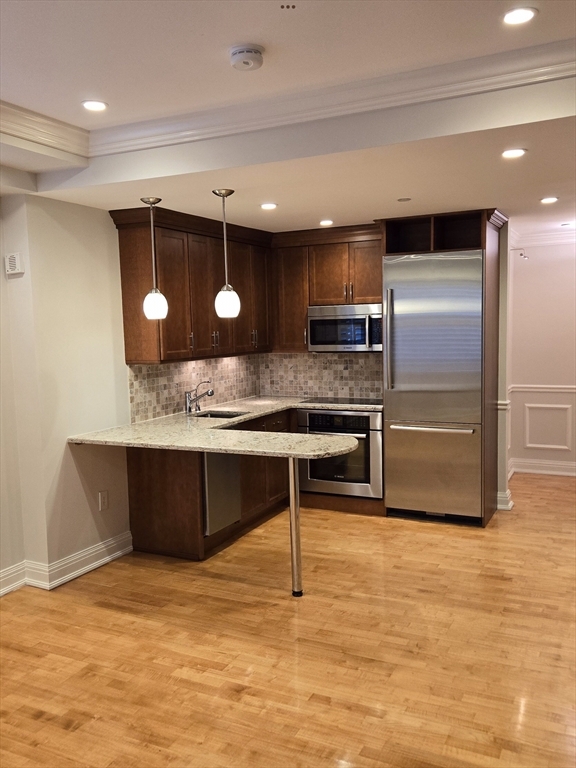 1 Huntington Ave, Unit 309 in Boston, MA - Building Photo - Building Photo