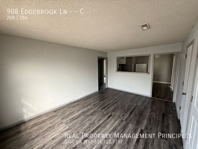 908 S Edgebrook Ln in Olathe, KS - Building Photo - Building Photo