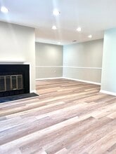 18141 Chalet Dr, Unit 103 in Germantown, MD - Building Photo - Building Photo
