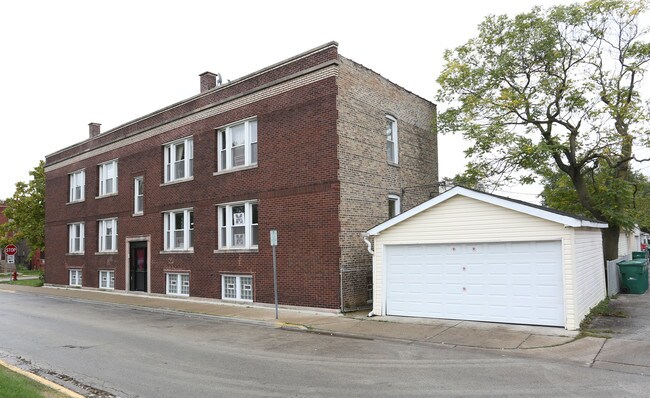 1900 Harvey Ave in Berwyn, IL - Foto de edificio - Building Photo