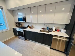 3 Ward St, Unit 102 in Somerville, MA - Foto de edificio - Building Photo