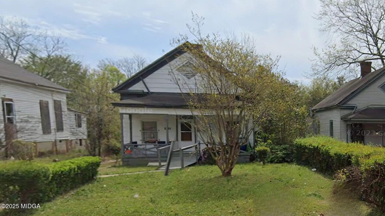 2112 Jeff Davis St in Macon, GA - Building Photo