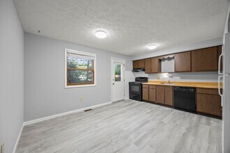Glenn Ave in Columbus, OH - Building Photo - Interior Photo