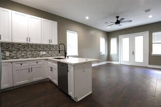 4422 Phlox St in Houston, TX - Building Photo - Building Photo