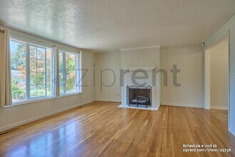 13426 SW 61st Ave in Portland, OR - Building Photo - Building Photo