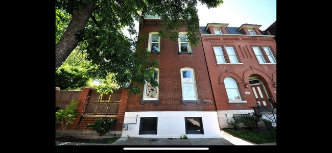 property at 2862 McNair Ave
