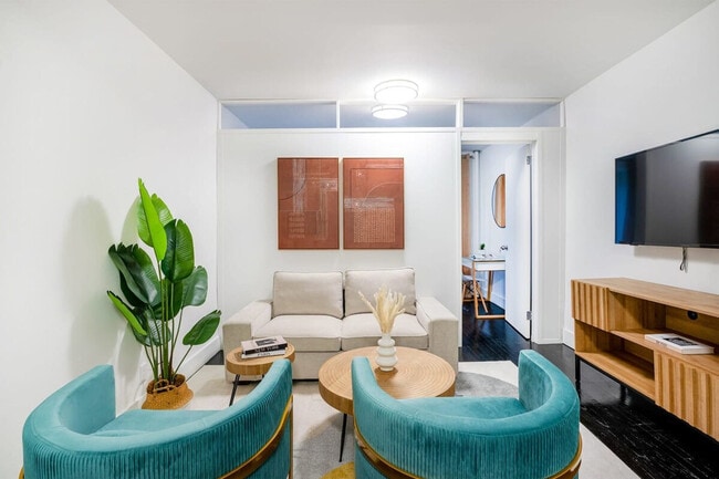 444 W 48th St in New York, NY - Building Photo - Building Photo