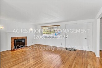 15515 Stone Ave N in Shoreline, WA - Building Photo - Building Photo