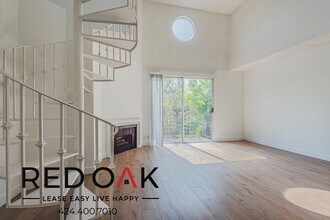 884 Palm Ave in West Hollywood, CA - Building Photo - Building Photo