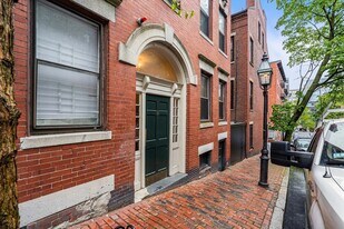 31 Irving St in Boston, MA - Building Photo