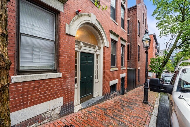 property at 31 Irving St