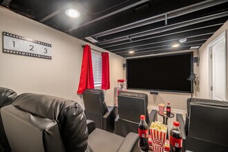 5539-47 W Archer Ave, Unit SI ID1391862P in Summit, IL - Foto de edificio - Building Photo