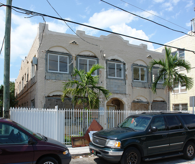 1036 SW 3rd St in Miami, FL - Building Photo - Building Photo