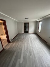3855 E 54th St in Cleveland, OH - Building Photo - Building Photo