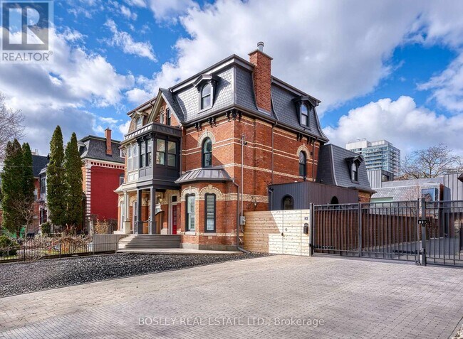 34 Beaconsfield Ave in Toronto, ON - Building Photo - Building Photo