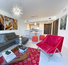 1000 Brickell Plz in Miami, FL - Building Photo - Building Photo