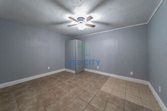 15417 Flud Rd in Kemp, TX - Building Photo - Building Photo