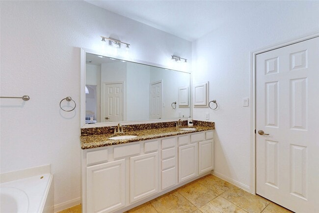 property at 18 Avenswood Pl