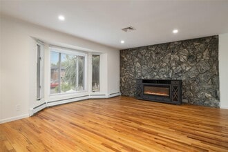 4100 Meadow Ln in Seaford, NY - Building Photo - Building Photo