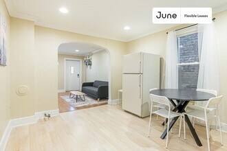 1639 W Superior St in Chicago, IL - Foto de edificio - Building Photo