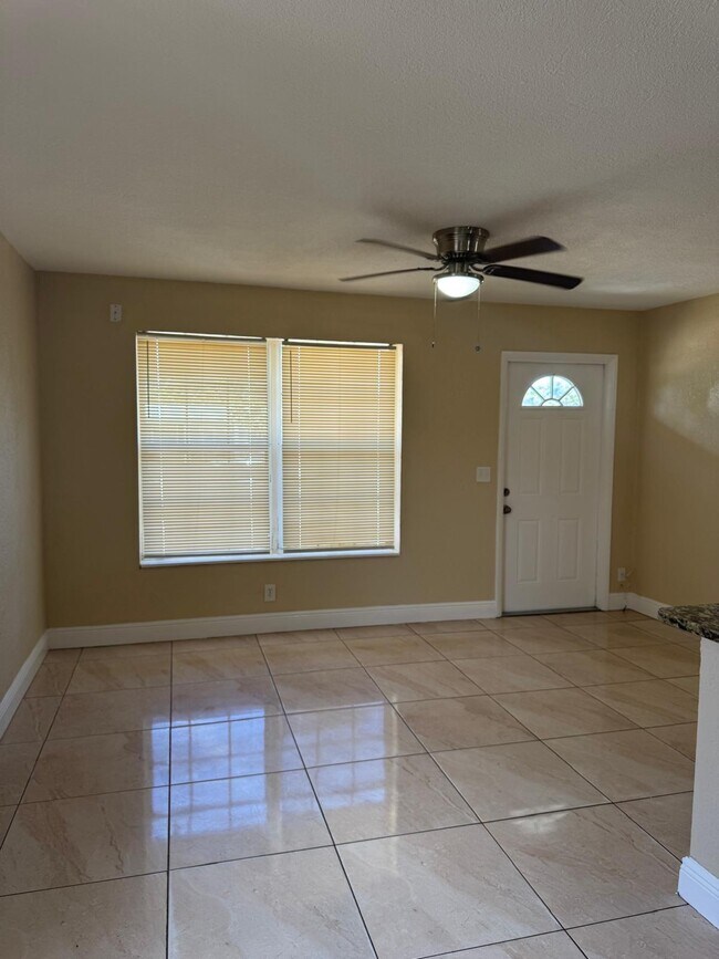 1366 10th St in West Palm Beach, FL - Building Photo - Building Photo