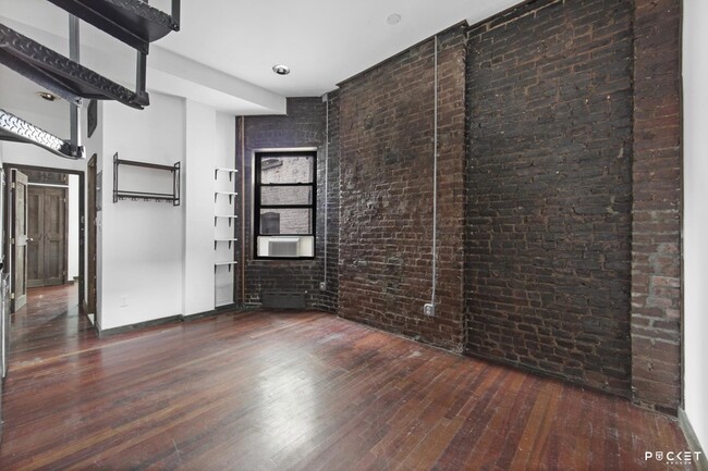 516 E 12th St in New York, NY - Building Photo - Building Photo