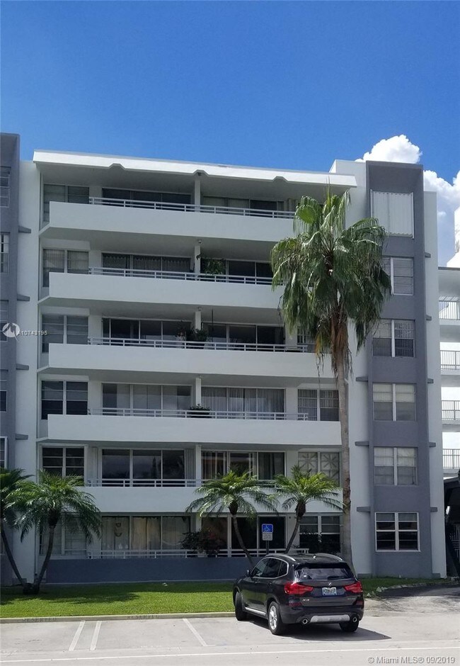 1080 94th St-Unit -106 in Bay Harbor Islands, FL - Building Photo - Building Photo