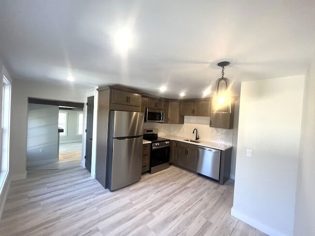 property at 2895 White Mountain Hwy