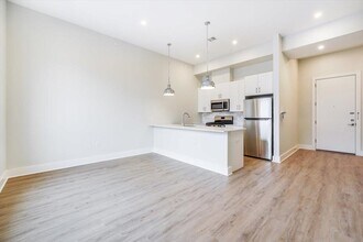 667-665 Grand St in Jersey City, NJ - Building Photo - Building Photo