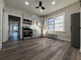 8442 S Essex Ave in Chicago, IL - Building Photo