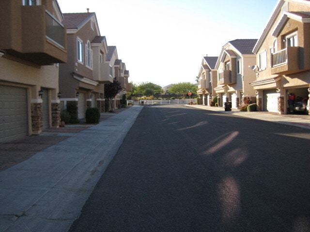 8799 Horizon Wind Ave in Las Vegas, NV - Building Photo - Building Photo