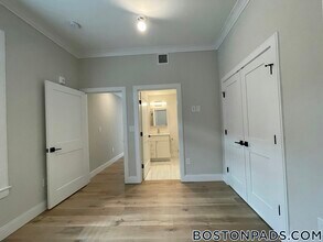 157 Everett St, Unit 102 in Boston, MA - Building Photo - Building Photo